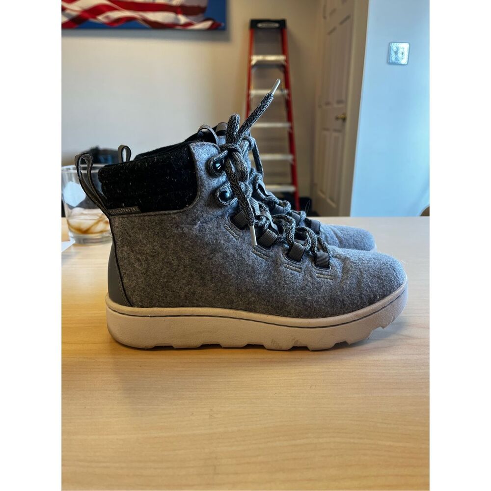 Clarks Cloudsteppers Step Explore Hi Top Gray Woo… - image 1